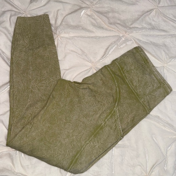 Lululemon Fast and Free High Rise Tight 25" *Ice Dye
Size 8 - Picture 9 of 16